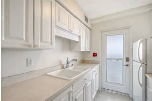 33 GULFSTREAM AVENUE, SARASOTA, FL 34236 Sold 11/14/24