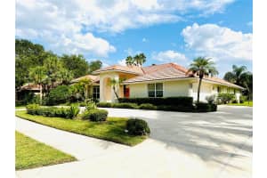 4174 ESCONDITO CIRCLE, SARASOTA, FL 34238 Sold 01/10/25
