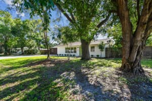 989 ALLENDALE AVENUE, SARASOTA, FL 34237 Sold 01/15/25