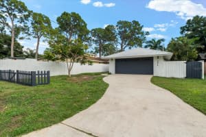 2474 ARAPAHO STREET, SARASOTA, FL 34231 Sold 10/25/24