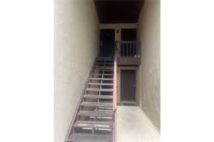 2725 HIDDEN LAKE BOULEVARD, SARASOTA, FL 34237 Sold 11/05/24