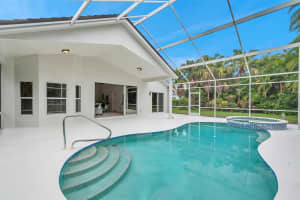 6967 SUPERIOR STREET CIRCLE, SARASOTA, FL 34243 Sold 09/16/24