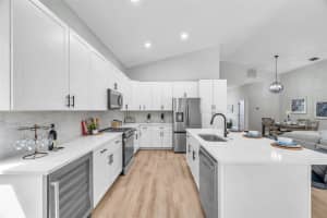 6967 SUPERIOR STREET CIRCLE, SARASOTA, FL 34243 Sold 09/16/24