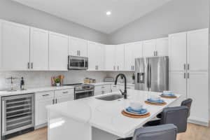 6967 SUPERIOR STREET CIRCLE, SARASOTA, FL 34243 Sold 09/16/24