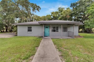102 CHAUNCEY AVENUE, BRADENTON, FL 34208 Sold 12/09/24