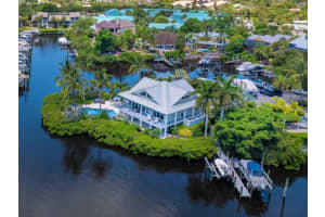 5727 Riegels Point Rd, SARASOTA
