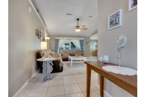 2717 FEIFFER CIRCLE, SARASOTA, FL 34235 Sold 11/18/24