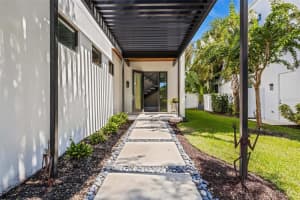 2311 HYDE PARK STREET, SARASOTA, FL 34239 Sold 11/08/24