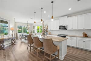 5589 LONG SHORE LOOP, SARASOTA, FL 34238 Sold 01/13/25
