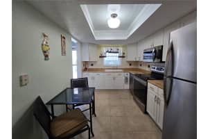 3250 LAKE BAYSHORE DRIVE, BRADENTON, FL 34205 Sold 12/04/24