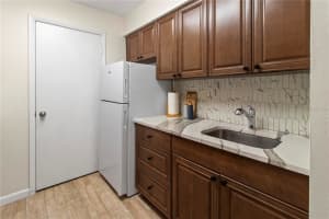2764 HIDDEN LAKE BOULEVARD, SARASOTA, FL 34237 Sold 11/01/24