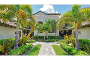5674 Palmer Cir #204, BRADENTON