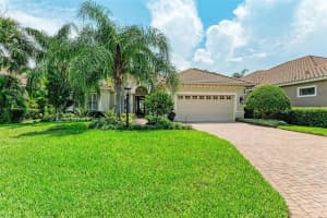 7233 LAKE FOREST GLEN, LAKEWOOD RANCH, FL 34202 Sold 09/25/24