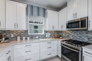 6155 MESA GLEN, BRADENTON, FL 34203 Sold 09/05/24