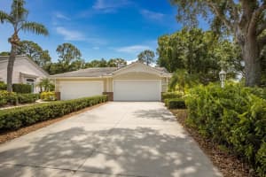 7749 WHITEBRIDGE GLEN, UNIVERSITY PARK, FL 34201 Sold 10/17/24