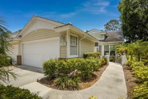 7749 WHITEBRIDGE GLEN, UNIVERSITY PARK, FL 34201 Sold 10/17/24