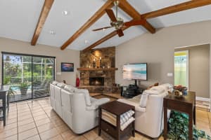 4444 MEADOW CREEK CIRCLE, SARASOTA, FL 34233 Sold 09/30/24