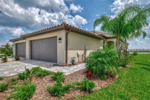 5425 MYSTIC WATER COVE, LAKEWOOD RANCH, FL 34211 Sold 11/13/24