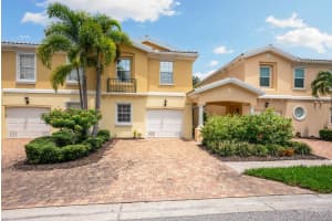7676 BERGAMO AVENUE, SARASOTA, FL 34238 - MLS#MFRA4619545