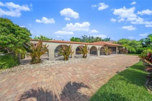 465 PARTRIDGE CIRCLE, SARASOTA, FL 34236 Sold 11/07/24