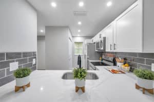 5306 ROYAL PALM AVENUE, SARASOTA, FL 34234 Sold 03/03/25