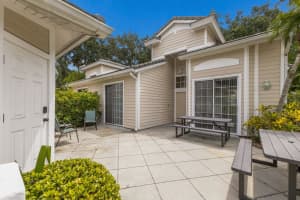 7603 WHITEBRIDGE GLEN, UNIVERSITY PARK, FL 34201 Sold 12/02/24
