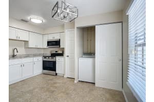 5015 COQUINA KEY DRIVE, SAINT PETERSBURG, FL 33705 Sold 01/31/25