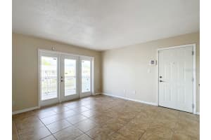 5015 COQUINA KEY DRIVE, SAINT PETERSBURG, FL 33705 Sold 01/31/25
