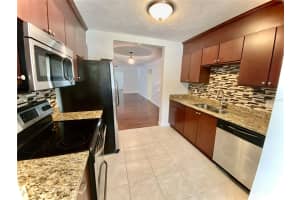 5817 28TH AVENUE DRIVE, BRADENTON, FL 34208 Sold 04/24/25