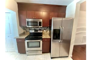 5817 28TH AVENUE DRIVE, BRADENTON, FL 34208 Sold 04/24/25