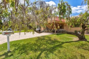 9411 CATALINA DRIVE, BRADENTON, FL 34210 Sold 02/20/25
