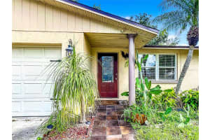 3242 VILLAGE LANE, SARASOTA, FL 34235 Sold 10/21/24