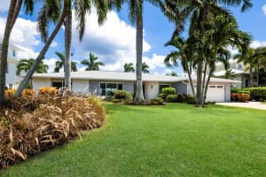617 KEY ROYALE DRIVE, HOLMES BEACH, FL 34217 Sold 11/22/24