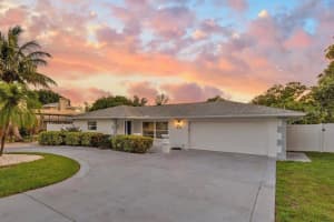 907 25TH AVENUE, PALMETTO, FL 34221 Sold 11/01/24