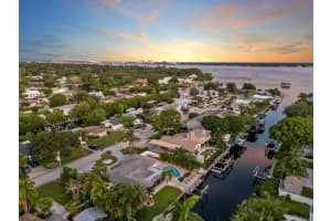 907 25TH AVENUE, PALMETTO, FL 34221 Sold 11/01/24
