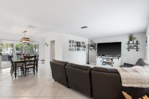 907 25TH AVENUE, PALMETTO, FL 34221 Sold 11/01/24