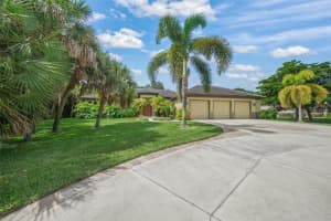 714 VANDERBILT DRIVE, NOKOMIS, FL 34275 Sold 04/24/25