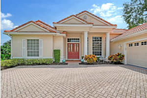7211 MARSTON COURT, UNIVERSITY PARK, FL 34201 Sold 01/24/25