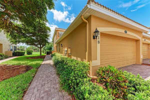 318 WINDING BROOK LANE, BRADENTON, FL 34212 Sold 10/03/24