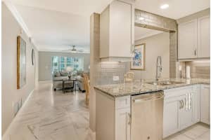 210 SANTA MARIA STREET, VENICE, FL 34285 - MLS#MFRA4621371