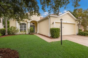 6352 GOLDEN EYE GLEN, LAKEWOOD RANCH, FL 34202 Sold 10/22/24