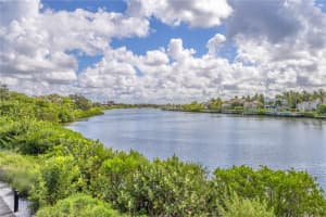 225 SANDS POINT ROAD, LONGBOAT KEY, FL 34228 Sold 03/11/25