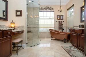 319 BLACKBIRD COURT, BRADENTON, FL 34212 Sold 12/06/24