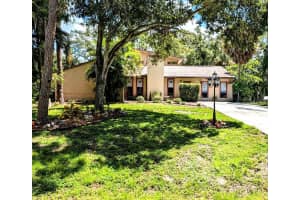 2139 WELLS AVENUE, SARASOTA, FL 34232 Sold 02/21/25