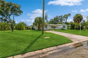 2042 KAI DRIVE, SARASOTA, FL 34231 Sold 10/31/24