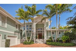241 CEDAR PARK CIRCLE, SARASOTA, FL 34242 Sold 12/20/24