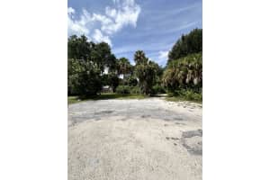 1296 DIXIE FREEWAY, NEW SMYRNA BEACH, FL 32168 Sold 10/18/24