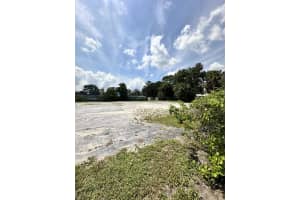 1296 DIXIE FREEWAY, NEW SMYRNA BEACH, FL 32168 Sold 10/18/24