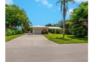 302 MENDEZ DRIVE, SARASOTA, FL 34243 Sold 08/28/25