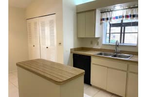 4877 VILLAGE GARDENS DRIVE, SARASOTA, FL 34234 Sold 11/01/24